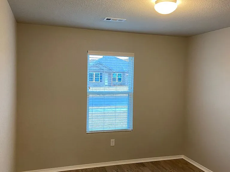 1670 Ryder St — Photo 10