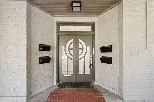 3 bed, 2.0 bath, 1177 sqft, $2,450 — Photo 3