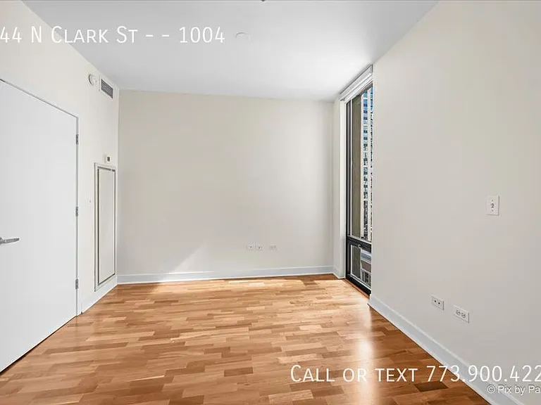 744 N Clark St #1004 — Photo 10