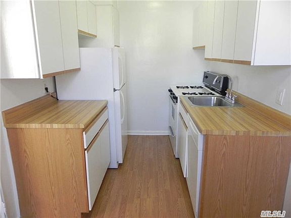 3rd image of 11 Dolphin Grn APT C1f