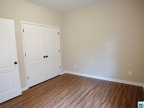 4th image of 1044 Pine Valley Dr