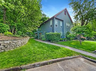 41 Bleakley Dr, Peekskill, NY 10566