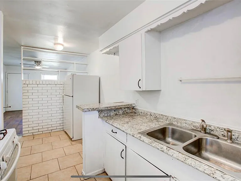 3703 Seabrook St #3 — Photo 11