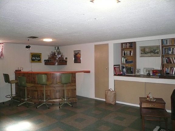 3rd image of 10305 Elizabeth St