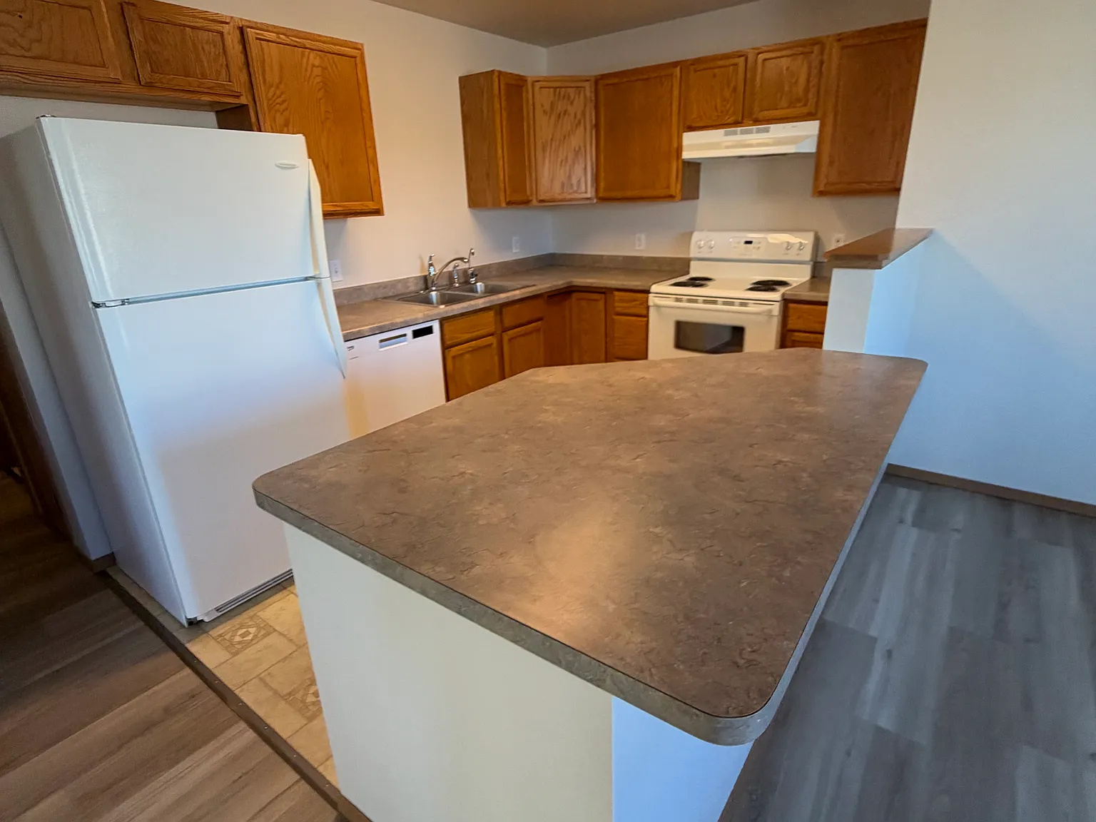 2 bed, $950 — Photo 4