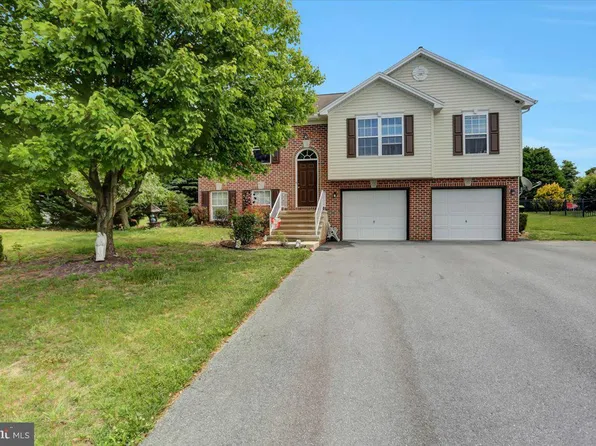 3828 Mountain Shadow Cir, Fayetteville, PA 17222