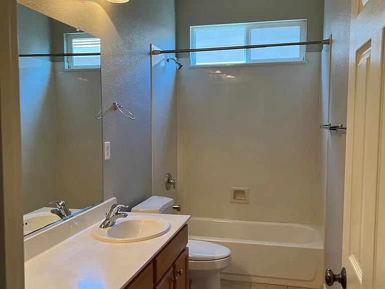 2338 Dunsley Cir — Photo 24
