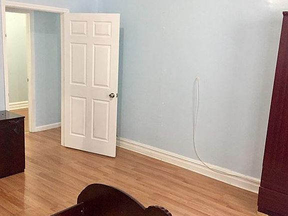 Living Room (was used as second bedroom)