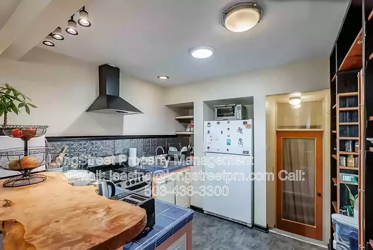 744 NW 16th St — Photo 5