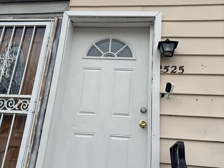 2525 Shields St — Photo 24