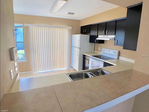 4th image of 1724 Bentley Blvd