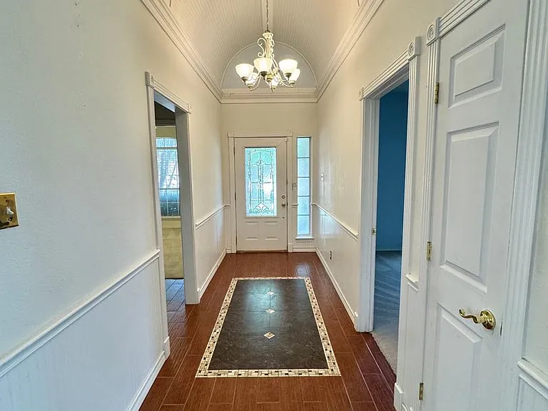 1 Southridge Dr — Photo 4