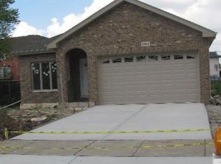 5910 W 87th Pl, Oak Lawn, IL