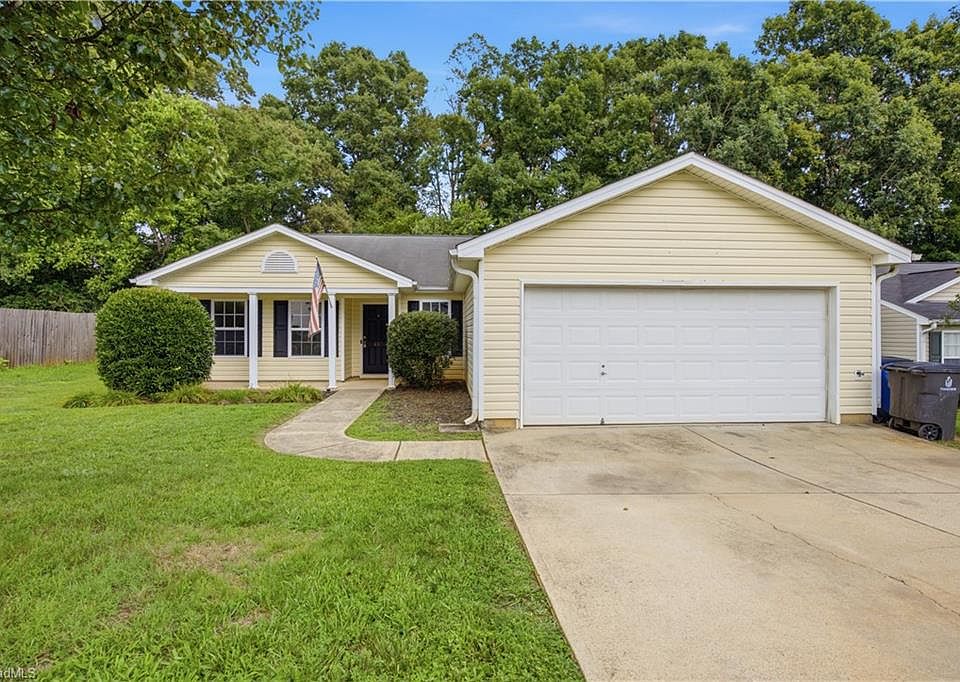 1st image of 467 Bedford Knoll Dr