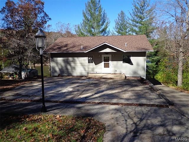 1st image of 135 S Lake Dr