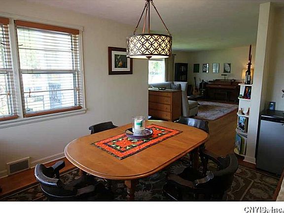 5th image of 316 Edwards Dr