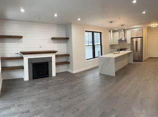 199 Condor St #2, Boston, MA 02128