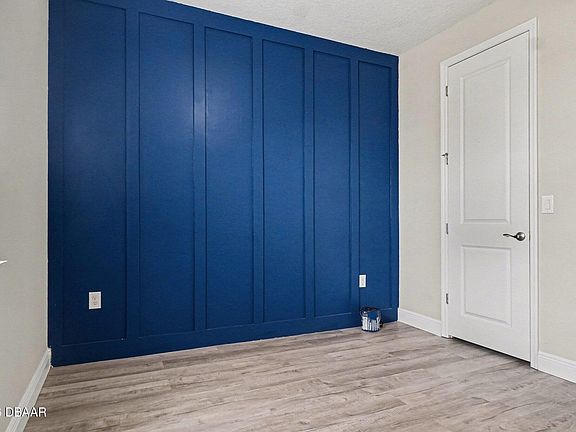 4th image of 602 Napoli Way