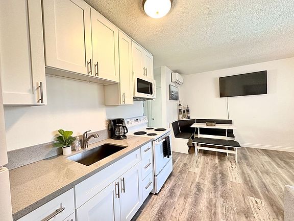 4th image of 2275 Grand Ave #29