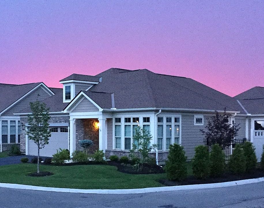 1st image of 64 Courtyard Crossing Dr