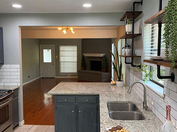 4th image of 1550 Beauchamp St
