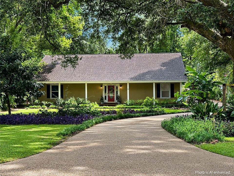 1st image of 204 Bayou Ave E