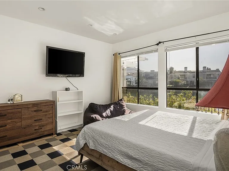 8 Southwind — Photo 23