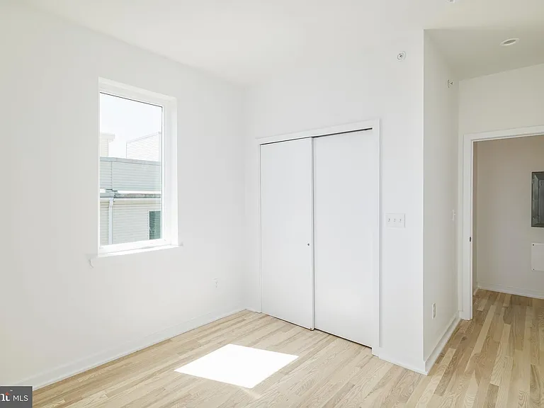 1842 E Harold St #6 — Photo 14