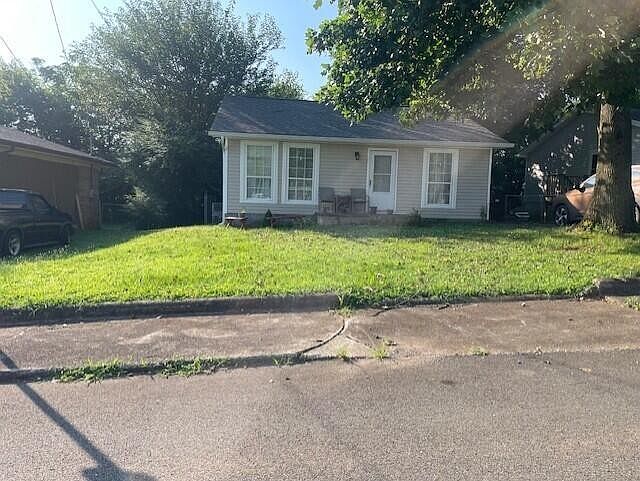 1st image of 745 Church St SE