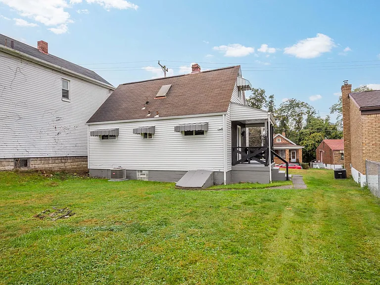361 Vine St — Photo 12