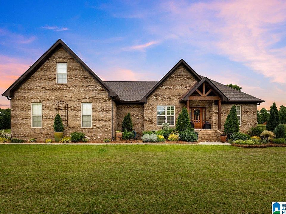 1st image of 102 Peach Tree Dr