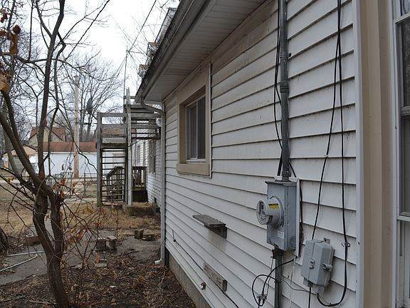 4th image of 2618 Edina Blvd