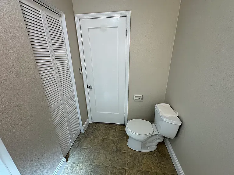 337 E Weldon Ave — Photo 34