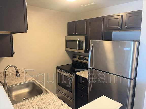 3rd image of 2600 Bushnell St APT 24