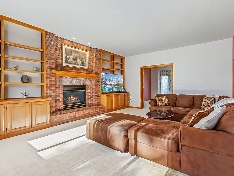 3761 Bromley Dr — Photo 20