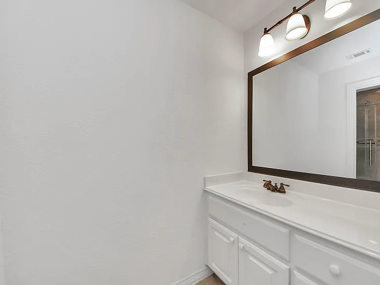 1807 Ravenel Ln — Photo 32