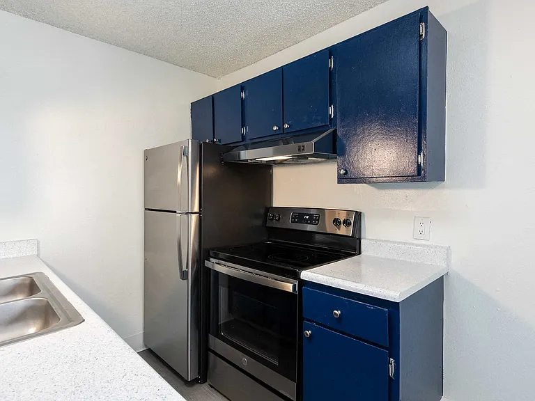 Carriage Green Apartments — Photo 2