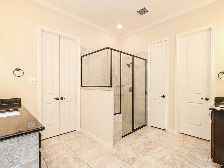 21911 Avalon Queen Dr — Photo 27