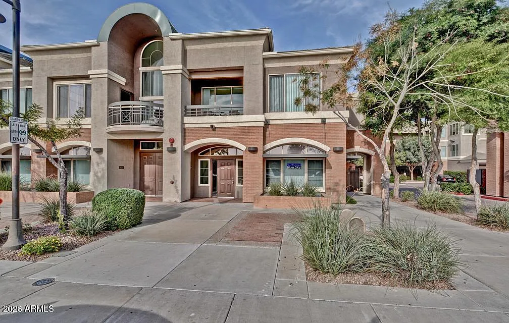 3 bed, 3.0 bath, 1487 sqft, $1,895 — Photo 1