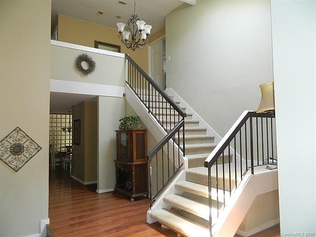 1st image of 142 Creek Valley Dr #6