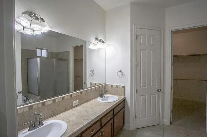 5895 N Torrey Pines Ave — Photo 10