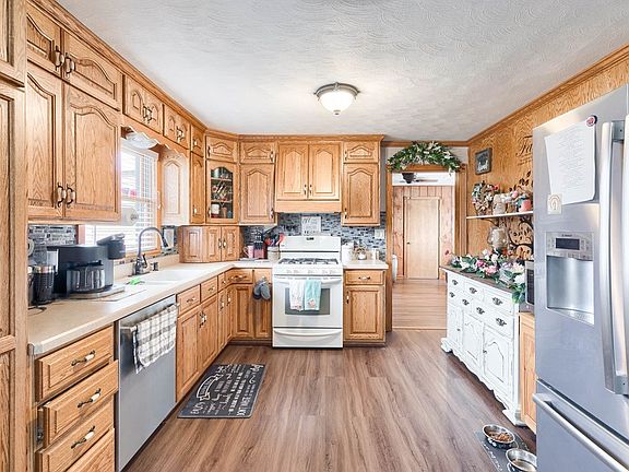 5th image of 4611 Englewood Dr