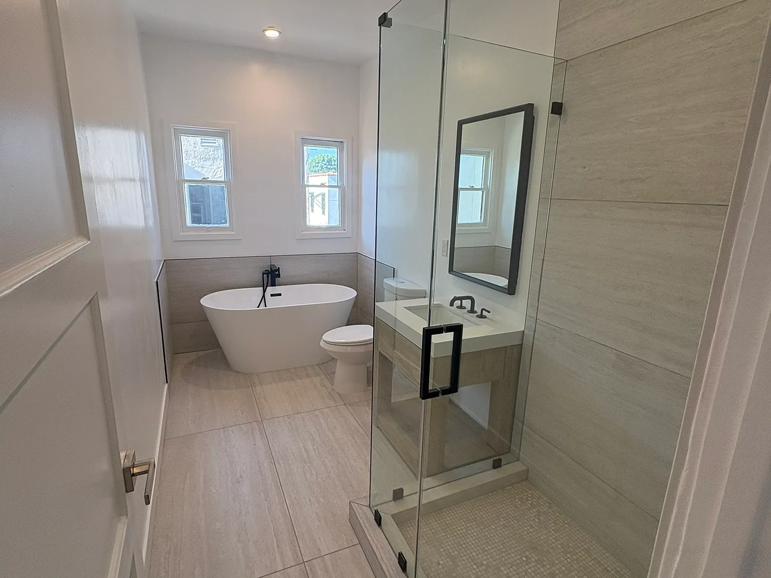 2 bed, 1800 sqft, $4,550 — Photo 3