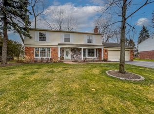 1891 Hunters Ridge Dr, Bloomfield Hills, MI 48304