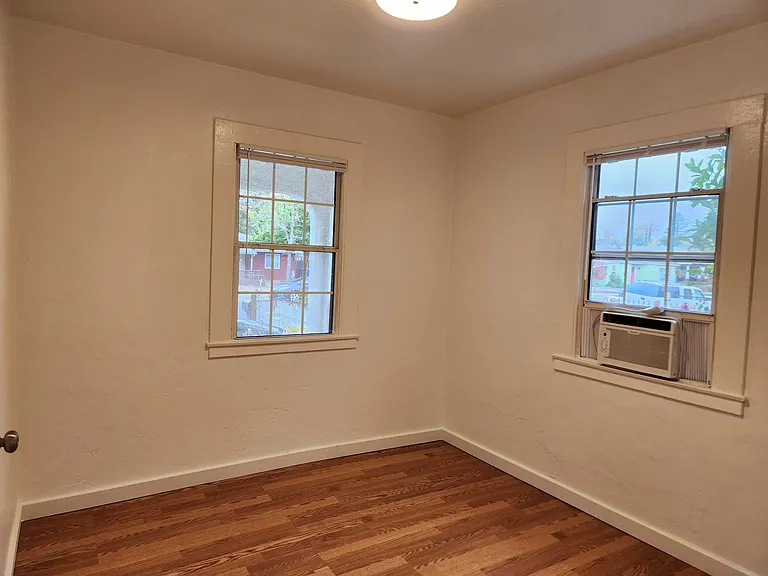 600 Grove St — Photo 14