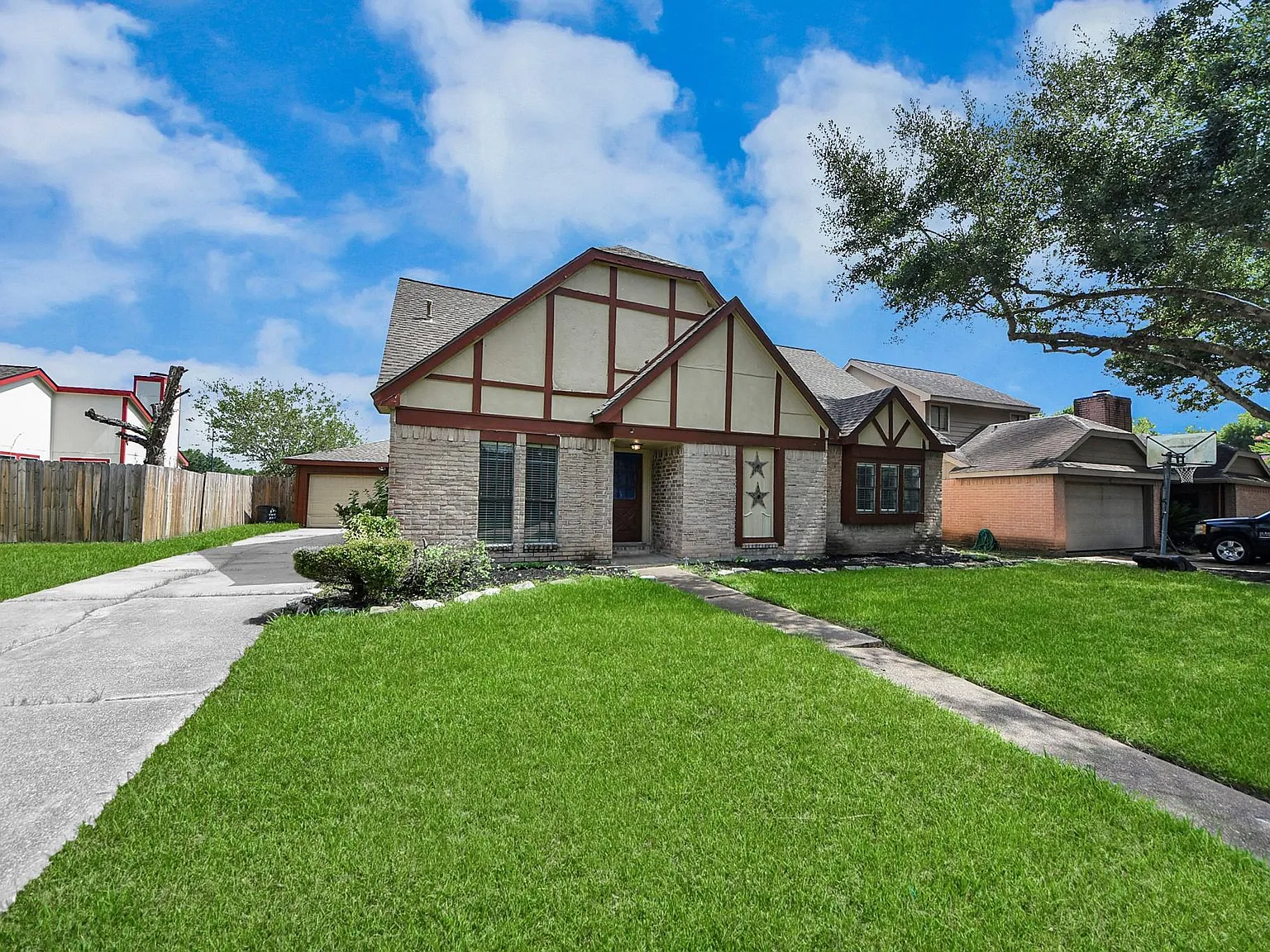 4 bed, 3.0 bath, 2152 sqft, $2,100 — Photo 3