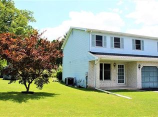 424 McKeever Ln, Northampton, PA 18067