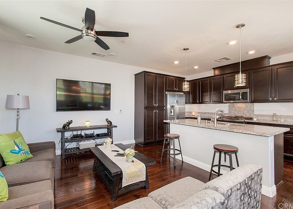 1st image of 40332 Calle Real
