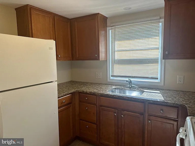 371 Easton Rd — Photo 10
