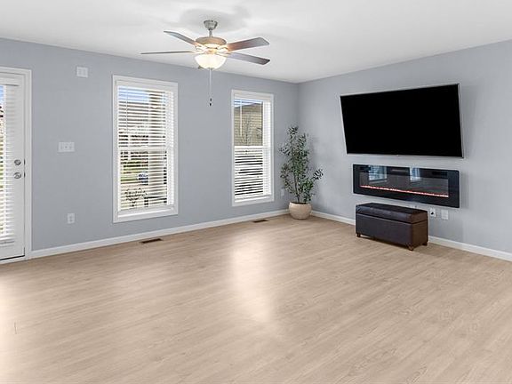 4th image of 5085 Barter St